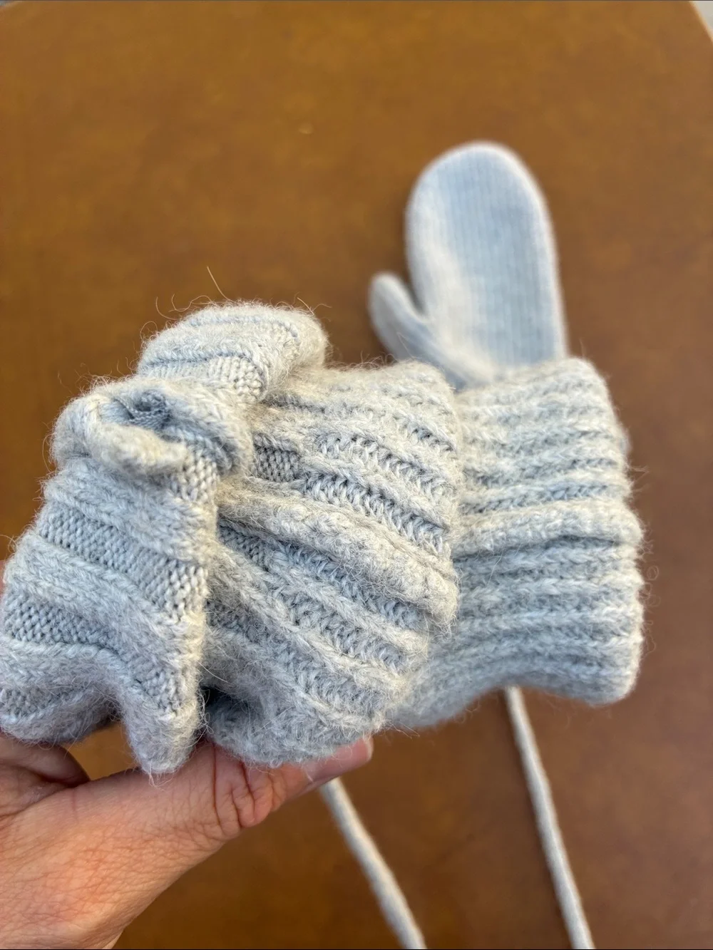 Lululemon Light Gray Ribbed Mittens with String Alpaca Wool Blend